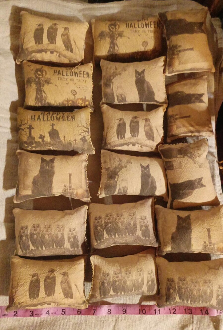 Large Set 18 PC Halloween Bowl Fillers Tucks Primitive Vintage Look Fabrics